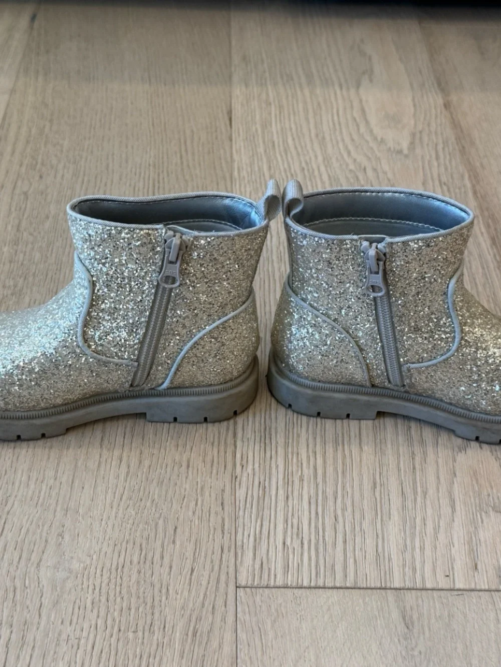 Cat & Jack Flora Chelsea Boots Silver Glitter Size 11T EUC